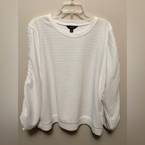 SIMPLY VERA VERA WANT White Ribbed Shirt w/ Rouched sleeves